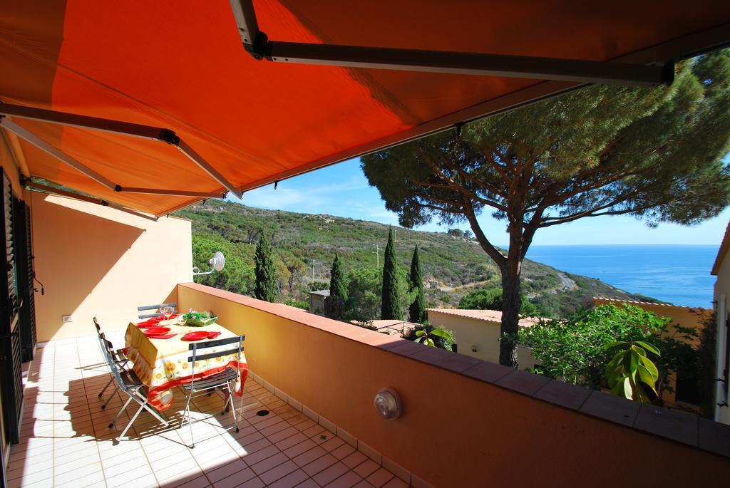 Grotta Azzurra Apartment - Cavoli - Terrazza Vista Mare, Clima E Parcheggio San Piero in Campo  Exteriör bild